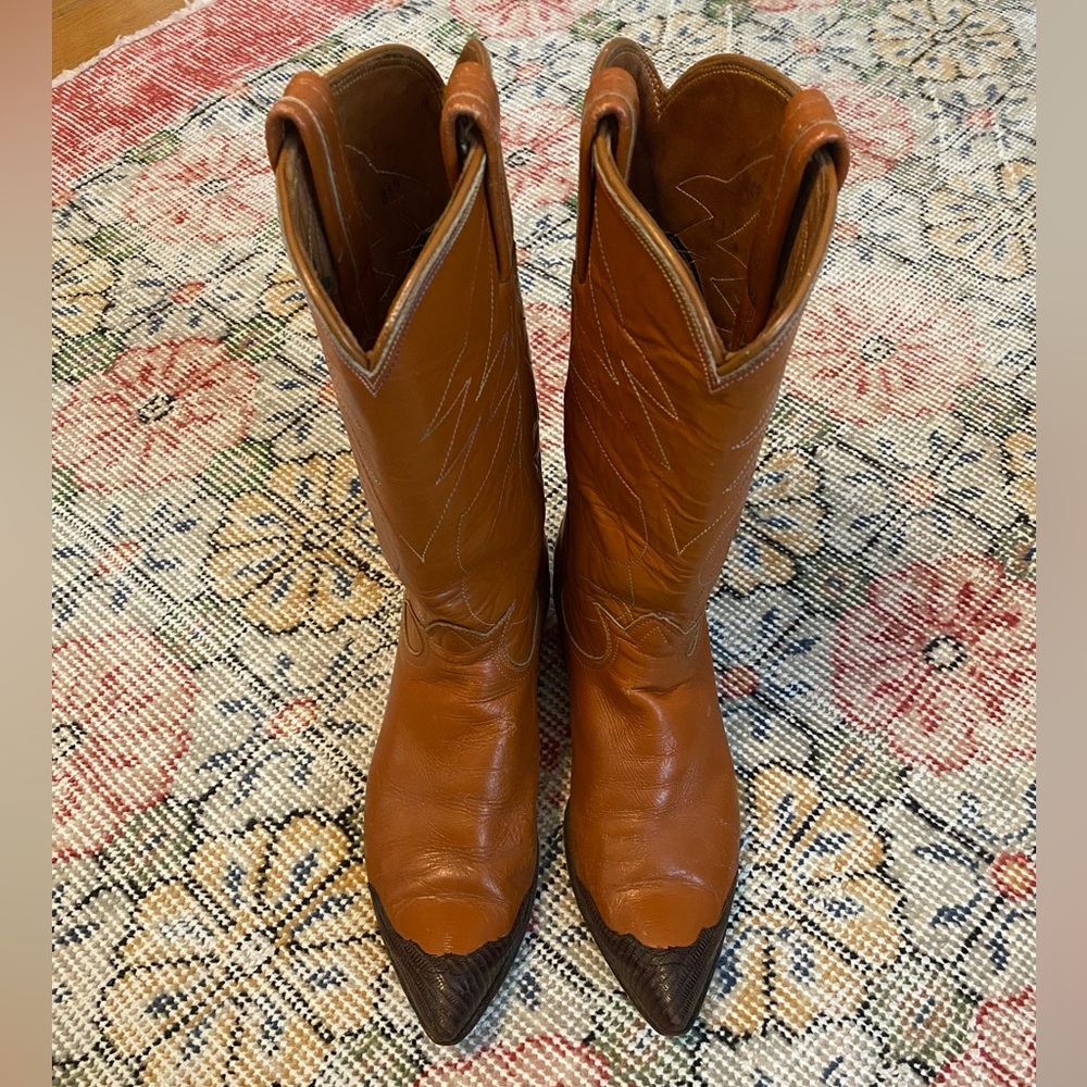 Vintage Tony Lama wingtip brown cowboy boots - size 5.5W
